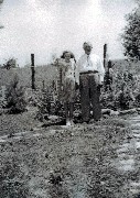 Julia Esther, Daniel Kish
